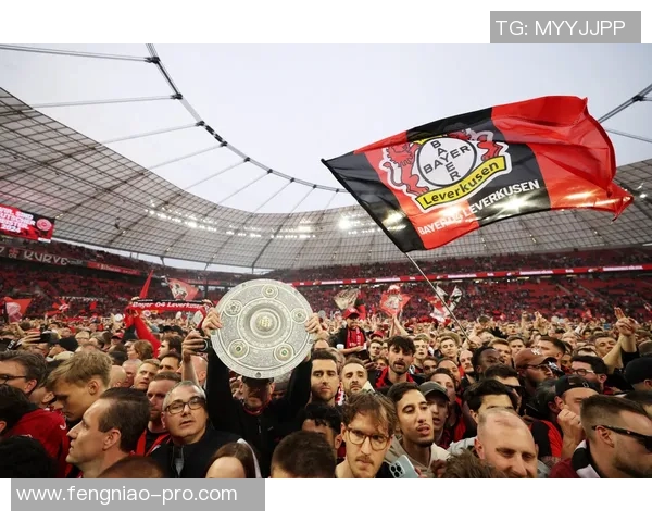 欧联杯激战阿森纳与那不勒斯1比1平红牌事件引发全场热议