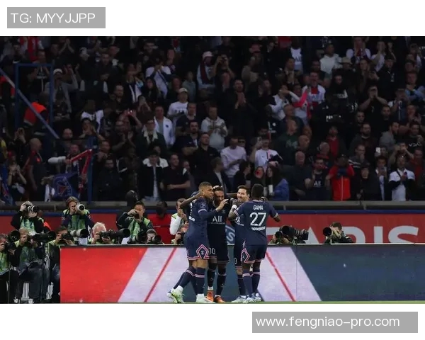 意甲精彩对决巴黎圣日耳曼大胜里昂神奇扑救点燃全场激情