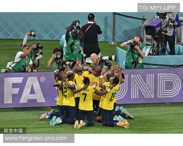 世界杯激战巴萨逆转切尔西乌龙球成关键瞬间引发全场热议