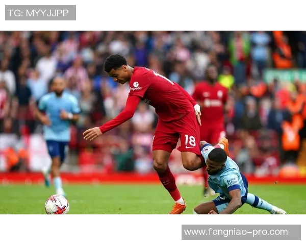 英超激战:里昂狂胜利物浦红牌事件引发全场热议与战术解析 英超激战:里昂狂胜利物浦红牌事件引发全场热议与战术解析