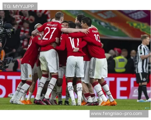 国王杯激战热刺险胜曼联神扑时刻成比赛转折点战术解析 国王杯激战热刺险胜曼联神扑时刻成比赛转折点战术解析